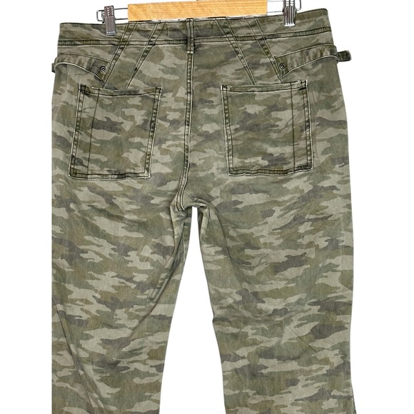 Anthropologie Womens Camo Cropped Flare Pants 32 Utility Pockets Green - Picture 10 of 13